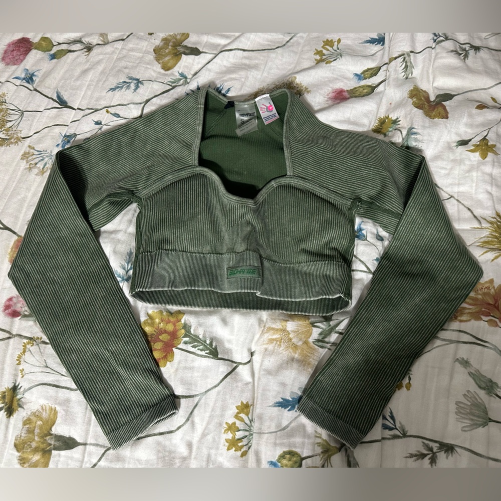 Green Ribbed Long Sleeve Cropped Workout Top